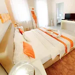 La Pergola & Prestige Panzio Guest house Kaposvar