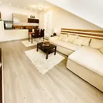 Guest house La Pergola & Prestige Panzio Kaposvar