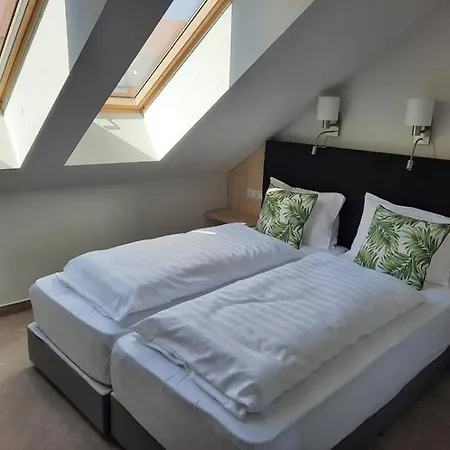 Affittacamere La Pergola & Prestige Panzio 3*