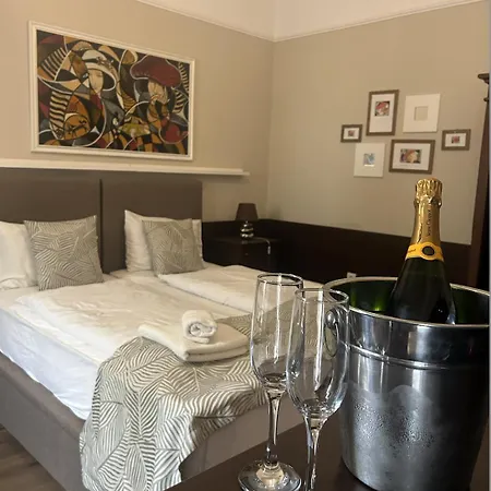 La Pergola & Prestige Panzio Maison d'hôtes Kaposvár